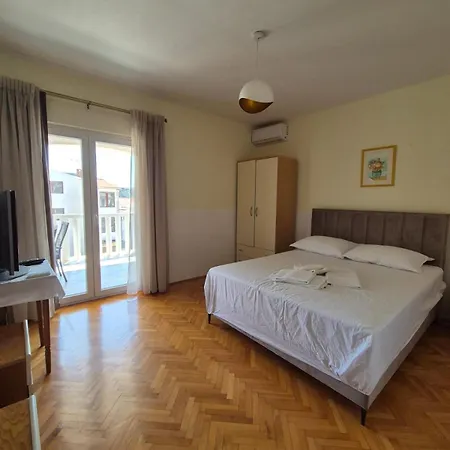 Apartment Zora *