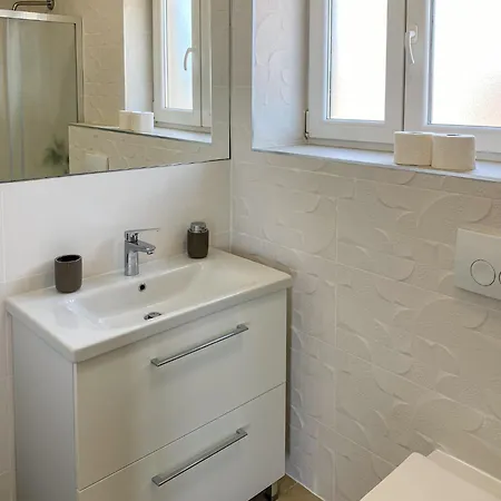 Apartment Zora Primosten