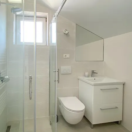 Apartment Zora Primosten
